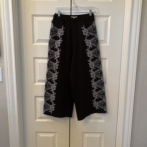 GIANNI BINI CROPPED GAUCHO PANT   SZ SMALL